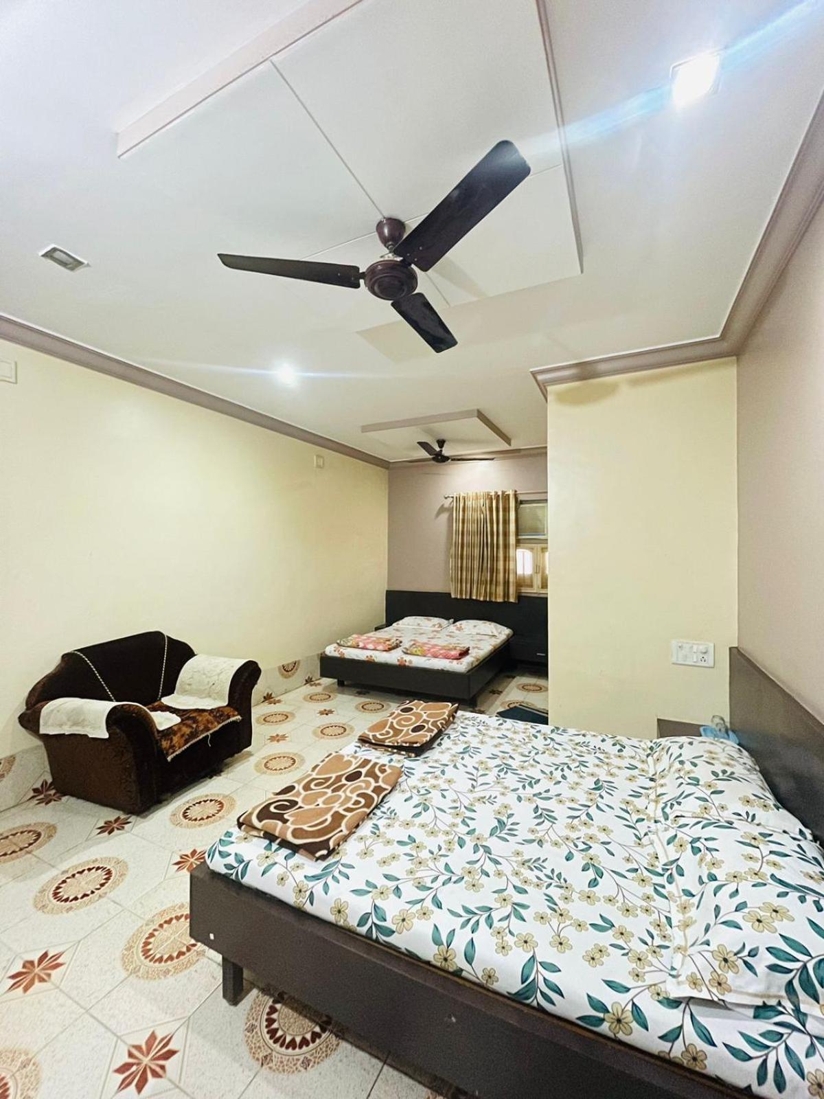 Hotel Rajdhani And Guest House Gujarat - Best Family Hotel In Halol Near Pavagadh And Halol Gidc Экстерьер фото