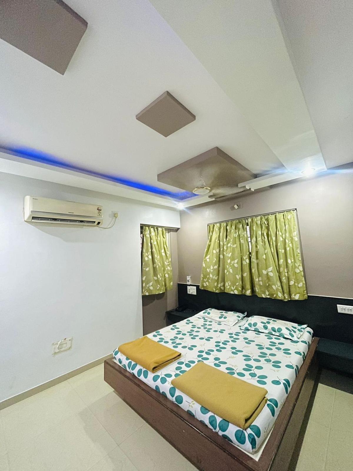 Hotel Rajdhani And Guest House Gujarat - Best Family Hotel In Halol Near Pavagadh And Halol Gidc Экстерьер фото
